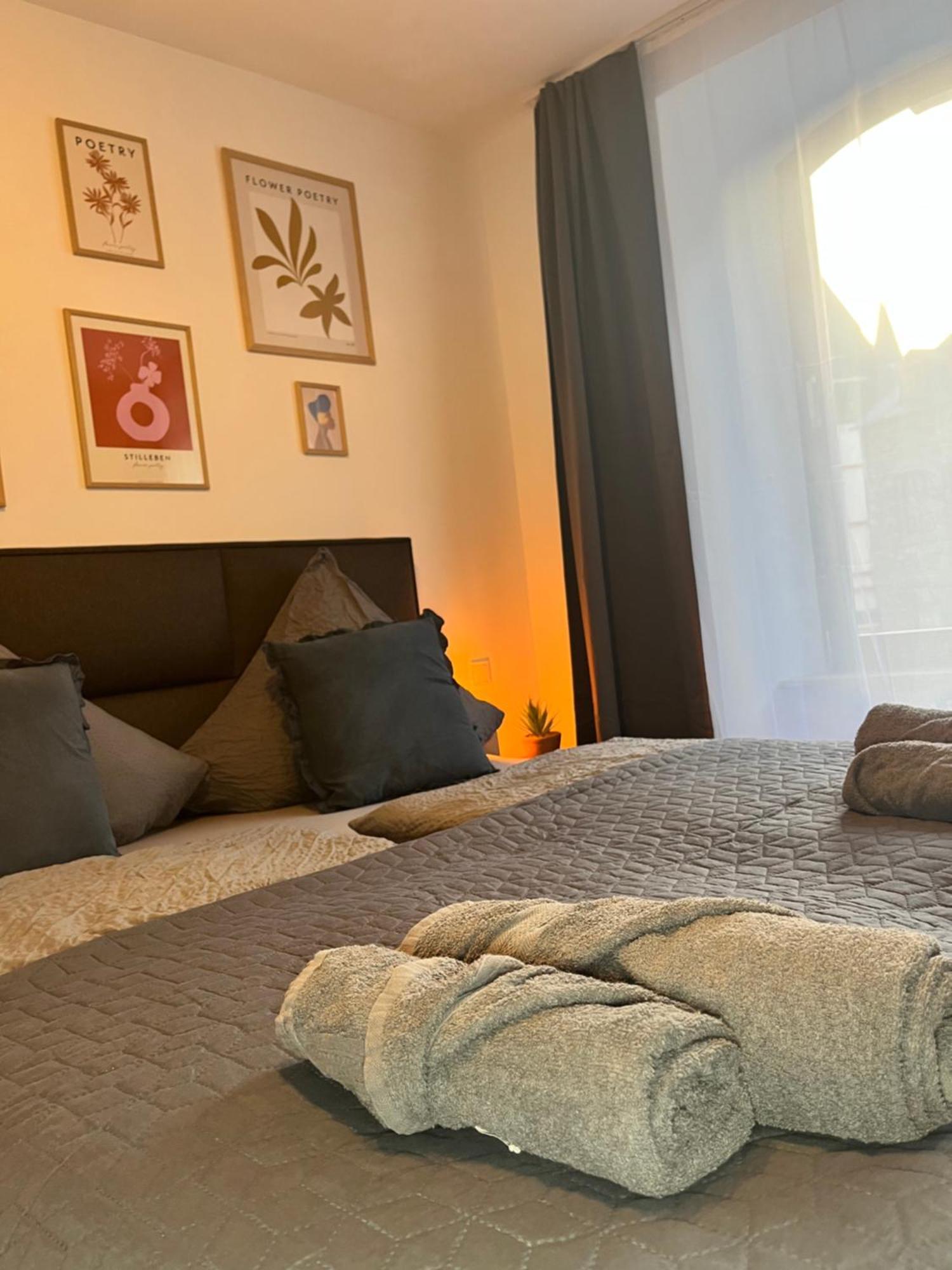Ferienwohnung Bloom 베른카슈텔쿠에스 외부 사진