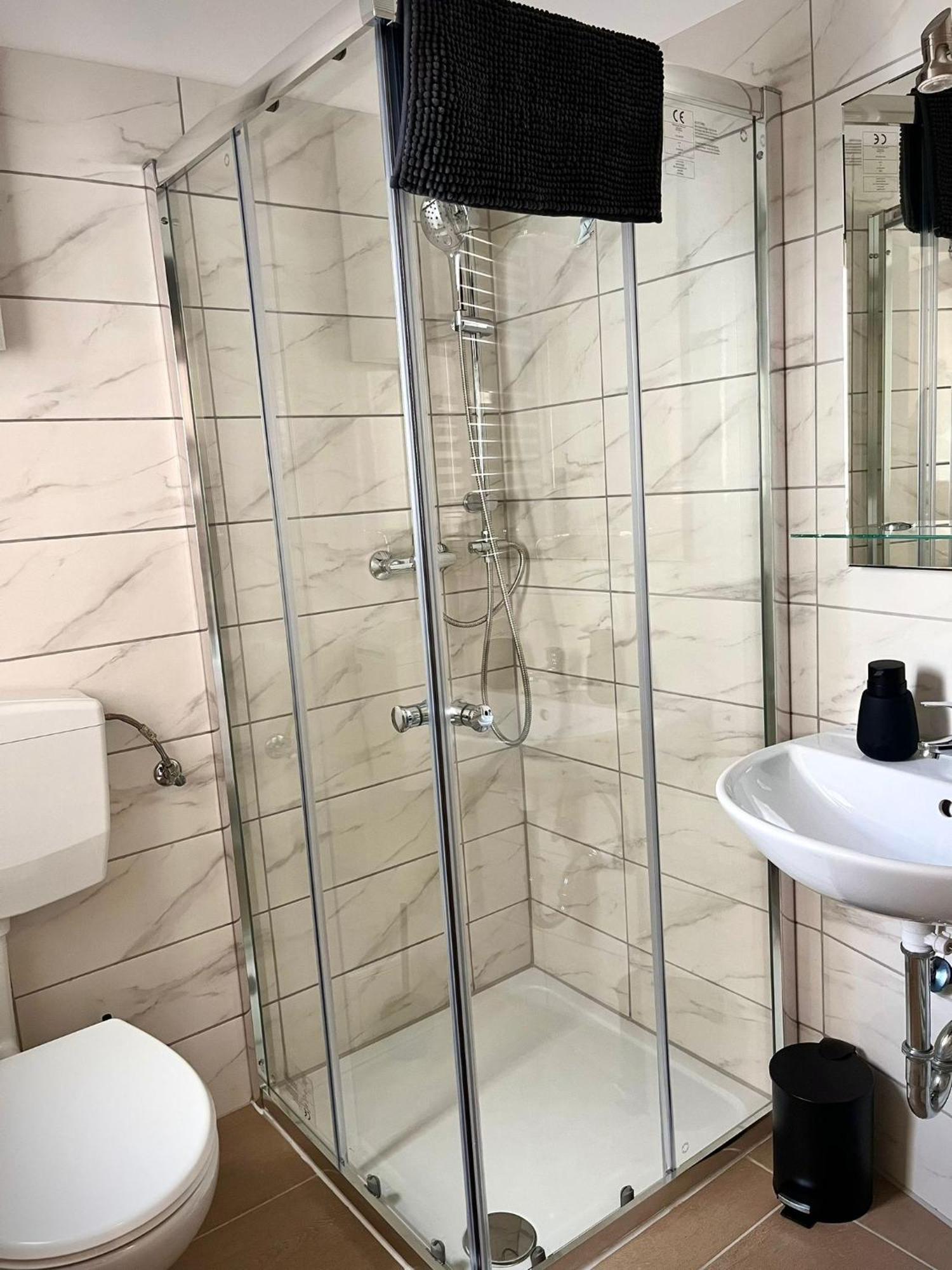 Ferienwohnung Bloom 베른카슈텔쿠에스 외부 사진