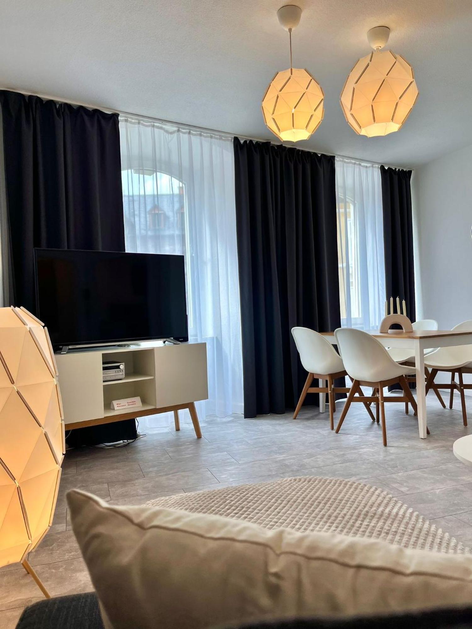 Ferienwohnung Bloom 베른카슈텔쿠에스 외부 사진